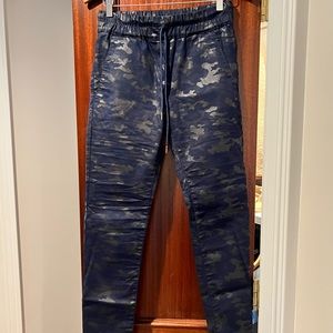 Bevy Flog Shely Camo pants size 28 NWT